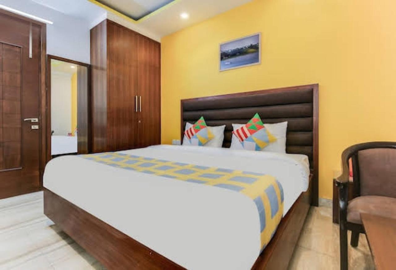 Downtown Travelodge * New Delhi